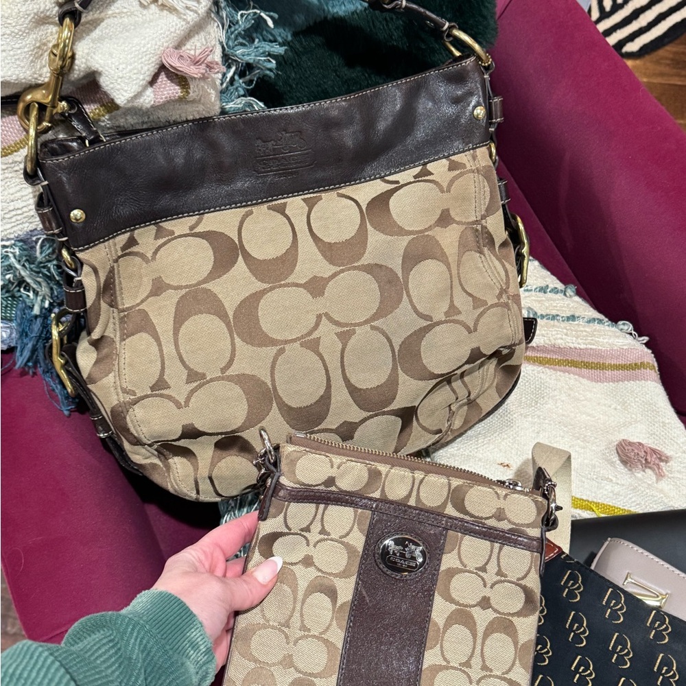 Coach Tan and Dark Brown Signature Crossbody Messenger Bag - Picture 4 of 5